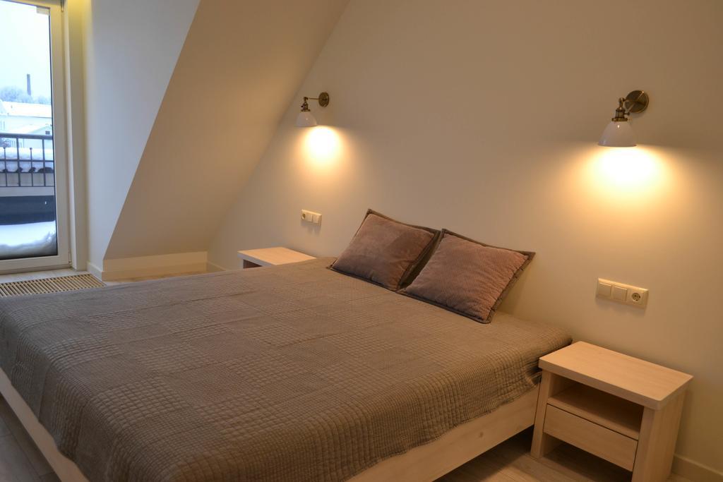 On Alises Street 5 *